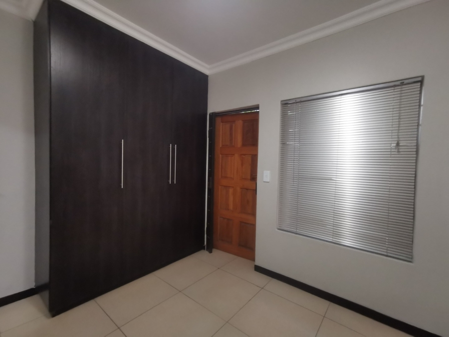 To Let 2 Bedroom Property for Rent in Bult South North West